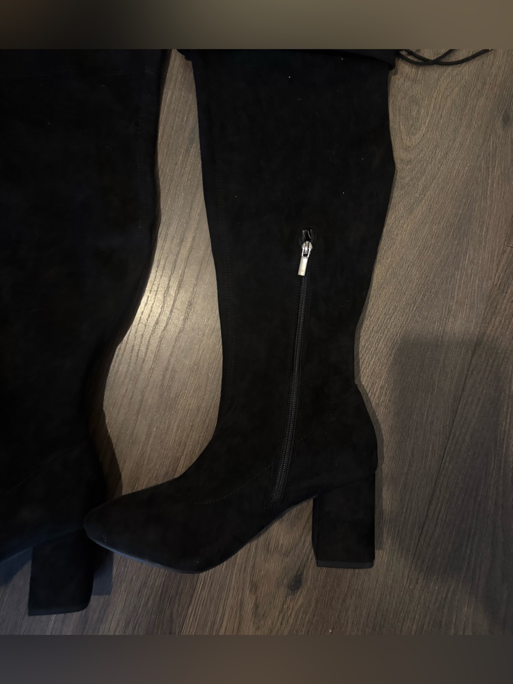 Black suede heeled boots - Picture 3 of 6